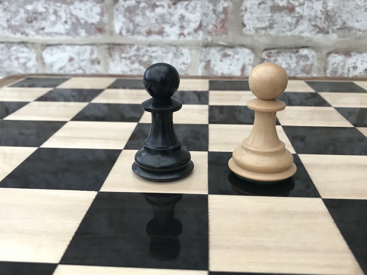 Ebony Chess Board with Rosewood Border - 2in Squares - ChessBaron Chess  Sets Canada - Call (213) 325 6540